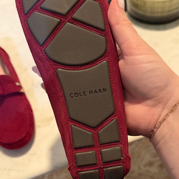 NEW Cole Haan Evelyn Bow Driver Black Cherry Suede Loafers 7 - Picture 6 of 6